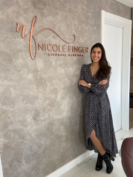 Foto 2 de Dentista Nicole Finger