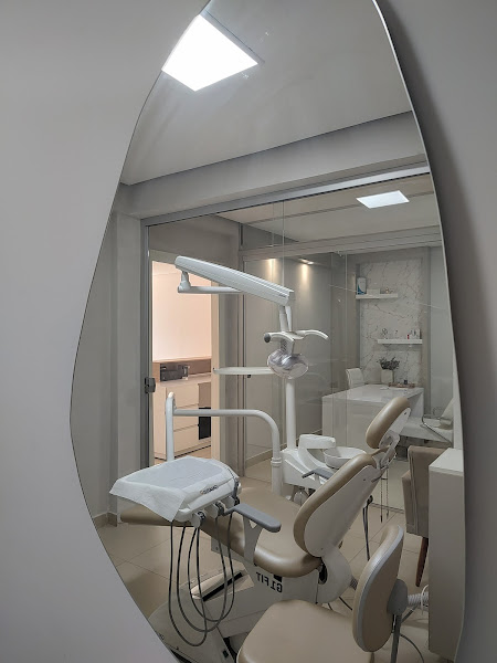 Foto 2 de Dentista no centro de Montes Claros - Dr. Fernando Almeida