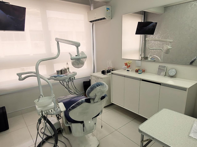 Foto 8 de Dentista _ Odontologia _ Especializada – Atendimento 24h | Emergência