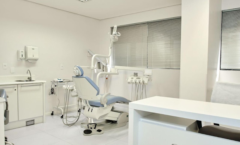 Foto 2 de Dentista - Ortodontia - Clínica Geral- Dra Suzana Landenberger Merki