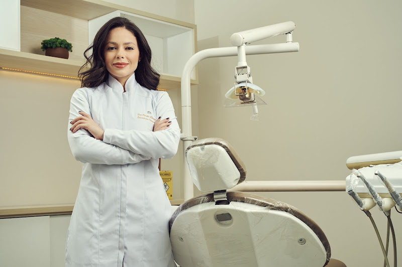 Foto 2 de Dentista Pâmela Nóbrega - Odontologia em Ribeirão Preto SP I Reabilitação Oral I Prótese Dentária e Implante Dentário