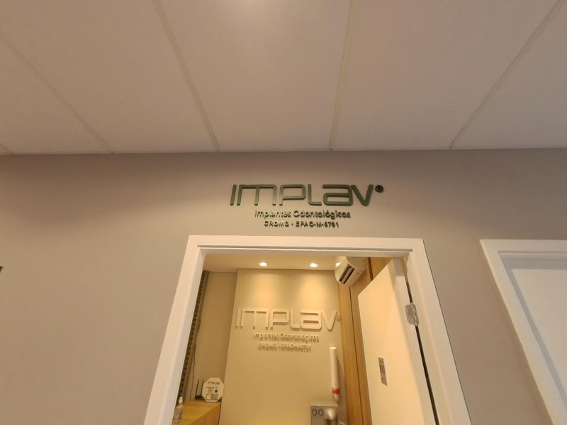 Foto 3 de Dentista para Implante Dentário e Lente de Contato em Varginha - Implav
