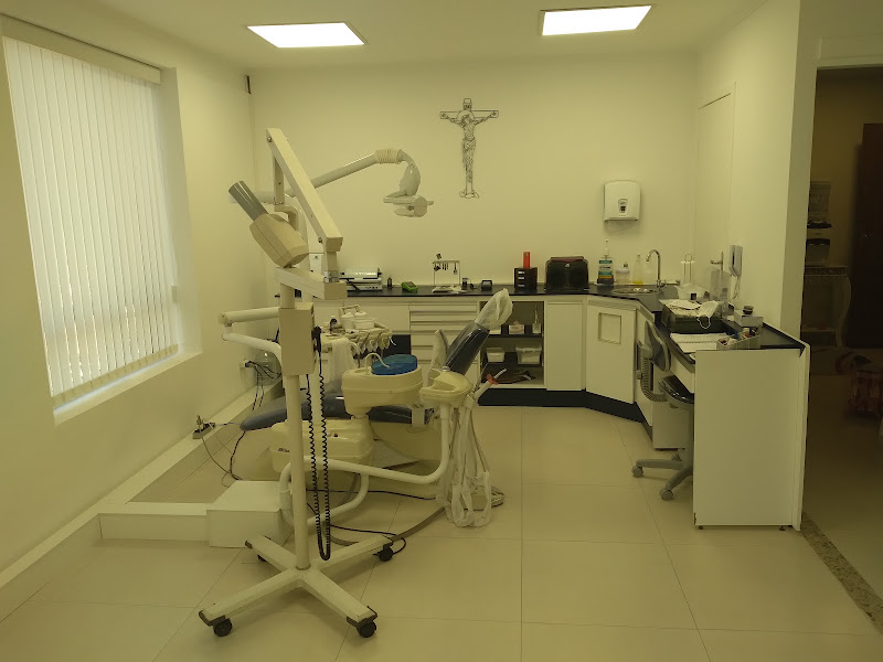 Foto 3 de Dentista /Periodontia - Valéria Sanches Pereira