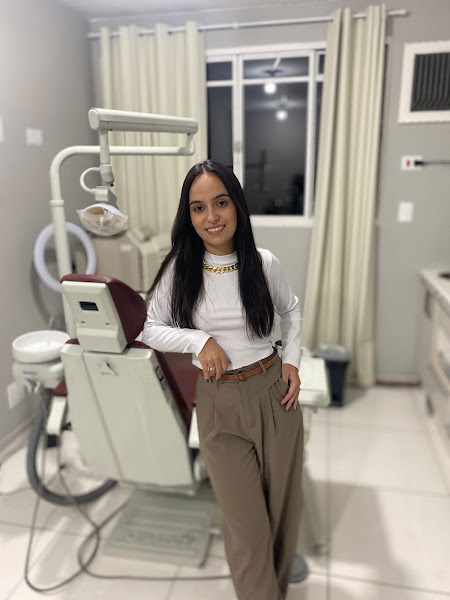 Foto 2 de Dentista Pindamonhangaba Dra. Ana Elisa Mendes