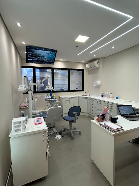 Foto 3 de Dentista Praça da Árvore - Dra. Camila Caruso Odontologia Especializada