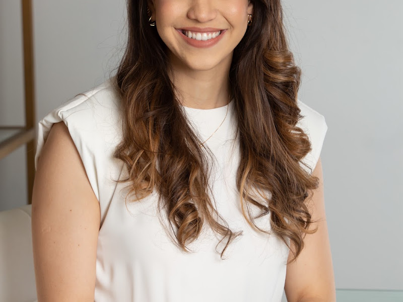 Foto 4 de Dentista Recife Dra Yasmin Almeida