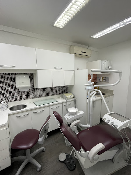 Foto 2 de Dentista Recreio dos Bandeirantes | Ortodontista | Consultório Odontológico Dra. Taís Ariane |