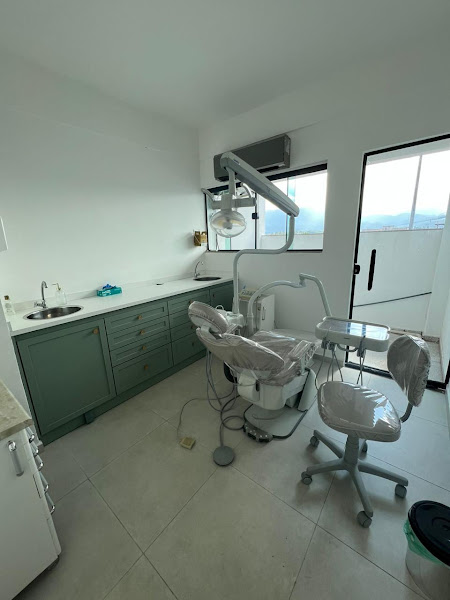 Foto 2 de Dentista Resende - Dra Karla Mirella