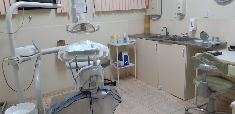 Foto 2 de Dentista Santa Casa RJ Consulta e Emergência - Equipe Kruger - 40 anos de Experiência.