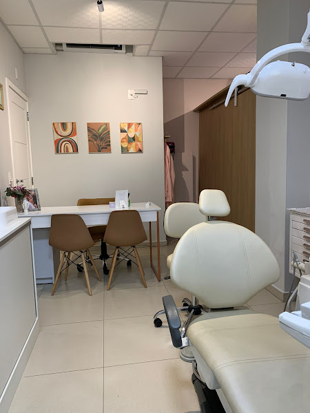 Foto 2 de Dentista São José - Dra. Camilla V Sanches Odontologia