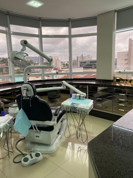 Foto 2 de Dentista Tainara Rosa | Implantes dentários | Brusque