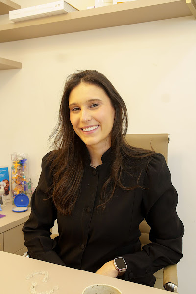 Foto 2 de Dentista Taubaté - Dra Rafaella Burzelli