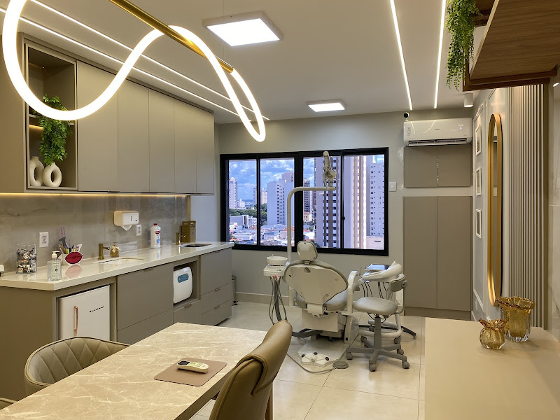 Foto 7 de Dentista Uberlandia Dra Adriana Lima- UMC