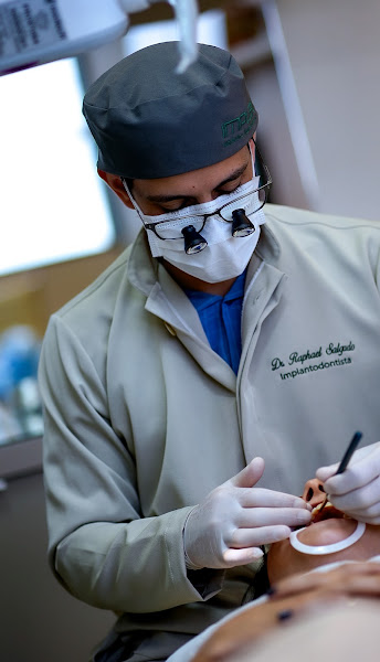 Foto 2 de Dentista Varginha - Lente de Contato - Dr Raphael Salgado