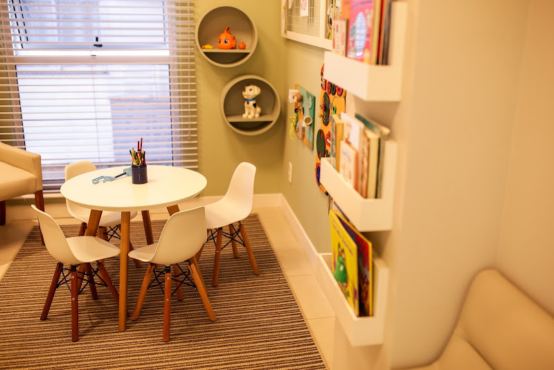 Foto 3 de Dentista Virgínia Andrade Endodontista (tratamento de canal), Implante Dentário, Prótese sobre Implante, Clareamento Dental