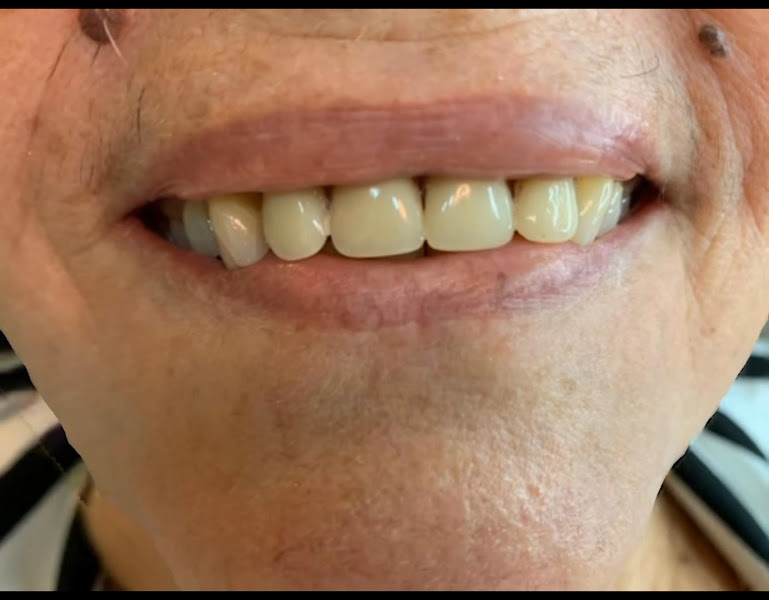 Foto 3 de DENTISTAS CONSTRUINDO SORRISOS