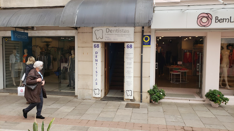 Foto 2 de Dentistas Dr.Mauricio Pessini Albuquerque