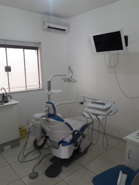 Foto 2 de Dentistas Dr. Thiago Tercetti Miranda