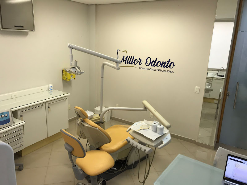 Foto 11 de Dents Clinic - Dra. Camila Mattioli