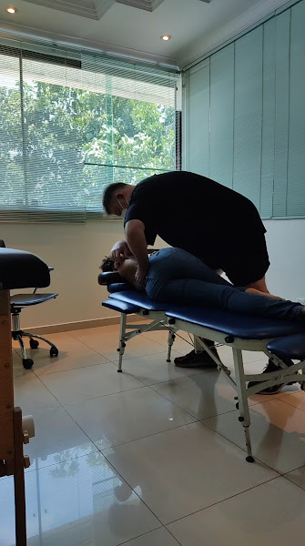 Foto 2 de Diego Quiro-Quiropraxia