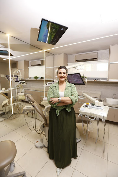 Foto 3 de DintClinic - Dra. Dinawany Dias