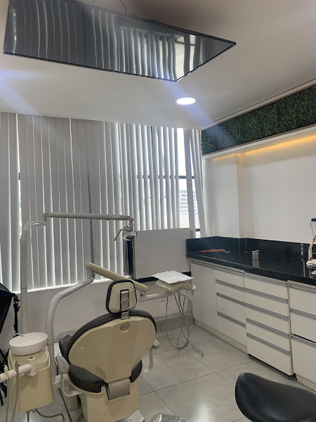 Foto 2 de Doutor Vitor Lima - Implantes Dentários