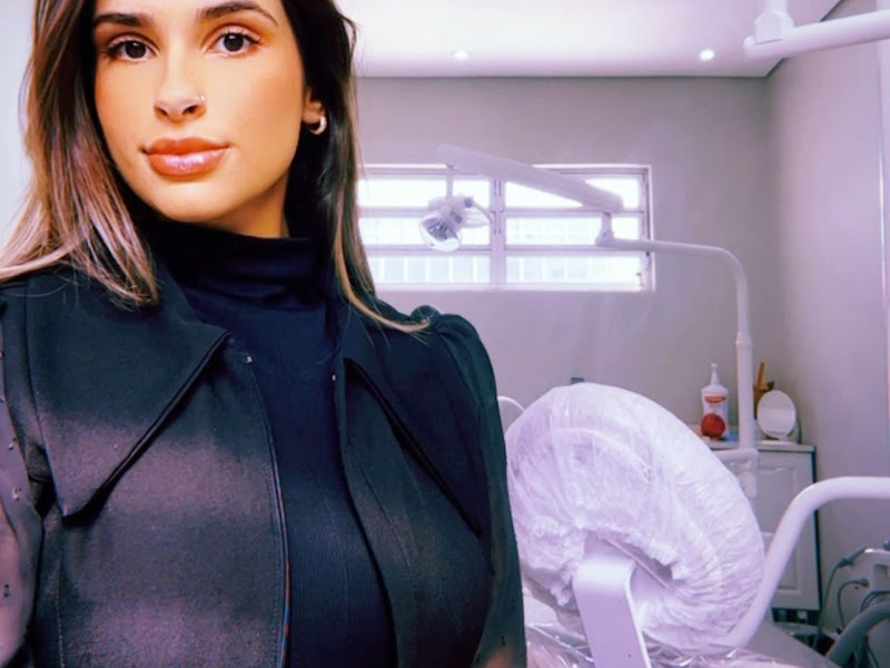 Foto de Doutora Marina Badaró Odontologia e Estética - Dentista - Especialista em Harmonização Orofacial e Implante