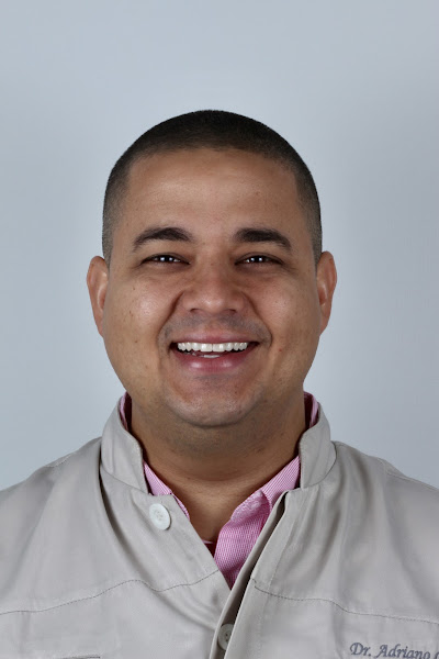 Foto 2 de Dr. Adriano Cabral