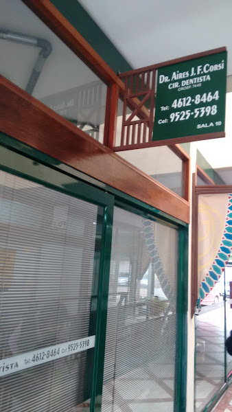 Foto 2 de Dr. Aires Corsi - Dentista na Granja Viana