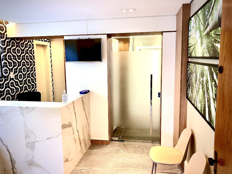 Foto de Dr. Alan Luz Dra. Camila M. Gomes