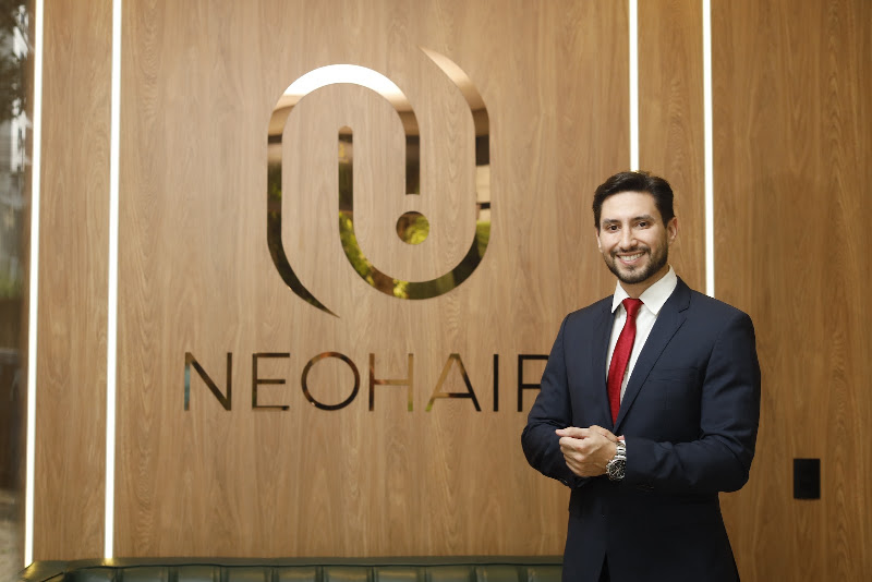 Foto 2 de Dr. Alejandro Calvo - transplante Capilar - tricologia - CLINICA NEOHAIR