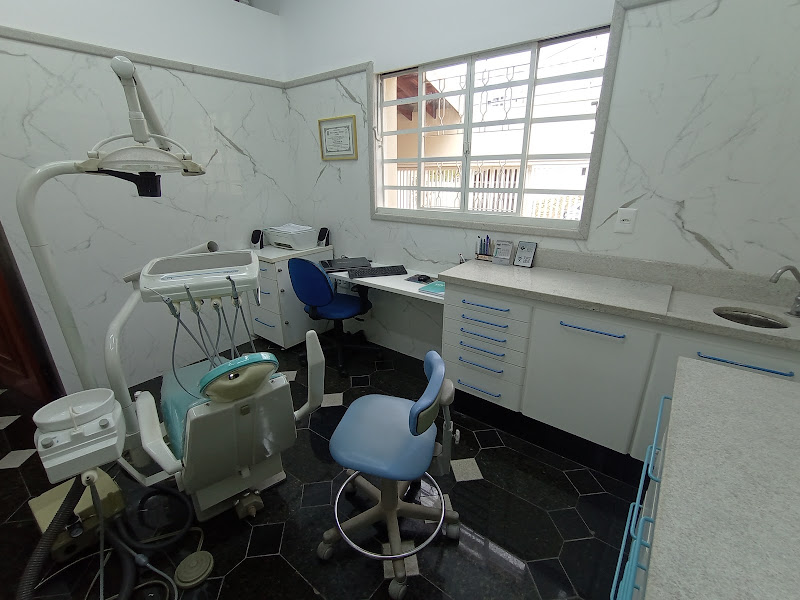 Foto 2 de Dr. Alessandro Jóe - Dentista - Ortodontia e Clínica Geral