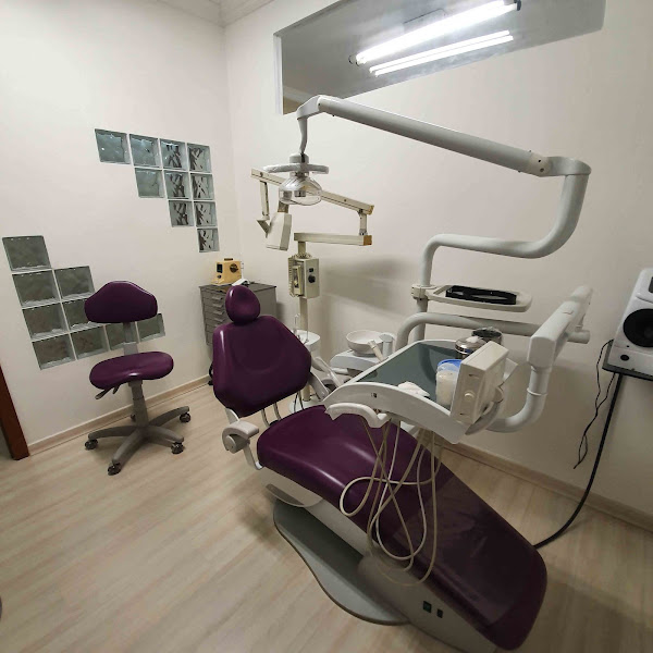 Foto 3 de Dr. Alex Gasparini Sampaio - Odontologia & Estética