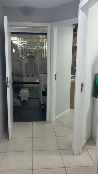 Foto 2 de Dr. Alexandre Maluf | Implante Dentário | Clínica Odontológica | Dentista em Porto Alegre RS