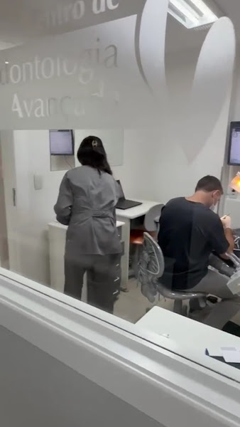 Foto 3 de Dr. Alexandre Maluf | Implante Dentário | Clínica Odontológica | Dentista em Porto Alegre RS