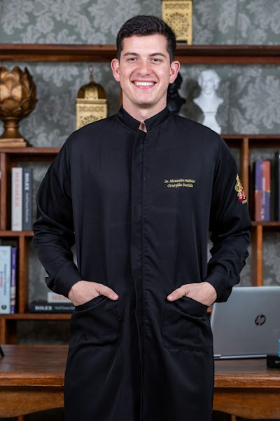 Foto 3 de Dr Alexandre Mathias - Cirurgião Dentista 24 horas