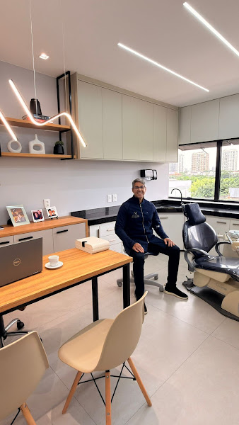 Foto 2 de Dr. Alexandre Matias | Clínica Premium de Implantes e Próteses no Rio de Janeiro | Dentista na Barra da Tijuca