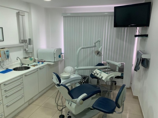 Foto 2 de Dr. Alexandre Peixoto - Cirurgia buco-maxilo-facial, implantes, pacientes portadores de necessidades especiais(PNE)