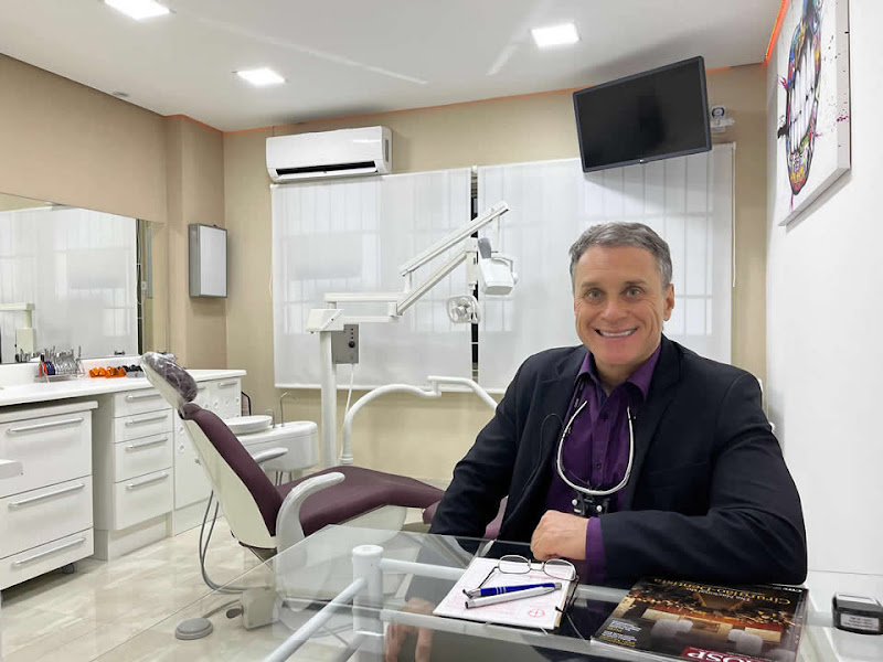 Foto 2 de Dr. Alexandre Tierno - Odontologia