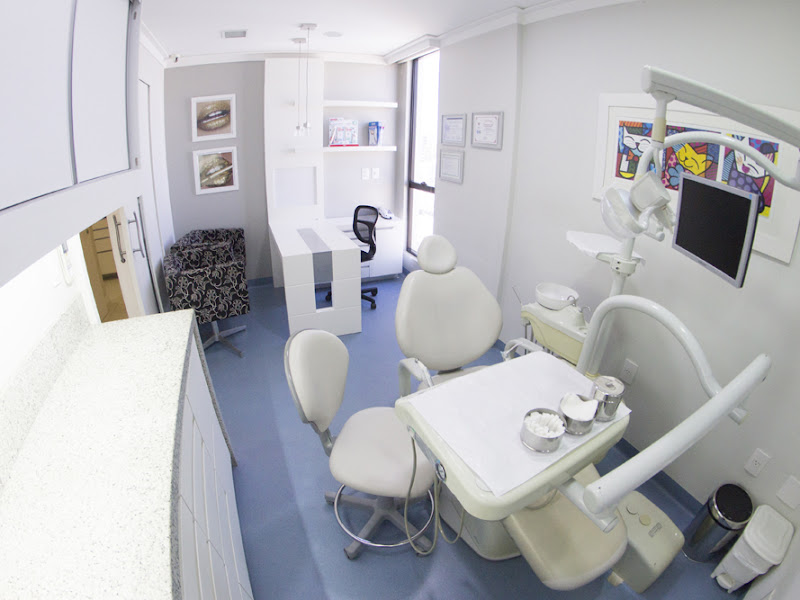 Foto de Dr Alexandre Woitchunas Ortodontia Invisalign