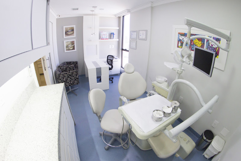 Foto 2 de Dr Alexandre Woitchunas Ortodontia Invisalign