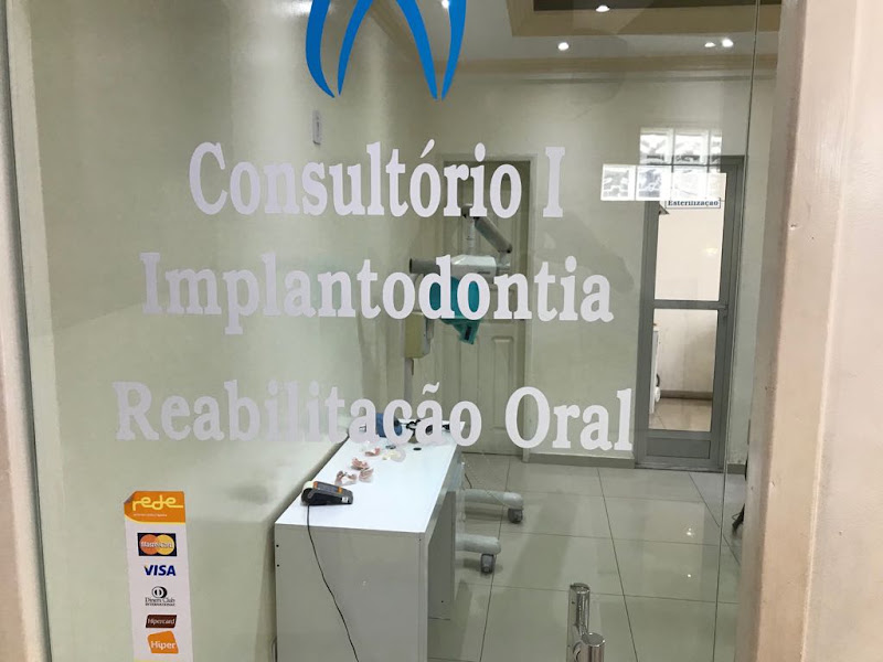 Foto 2 de Dr. Allan Nunes | Implante e Prótese