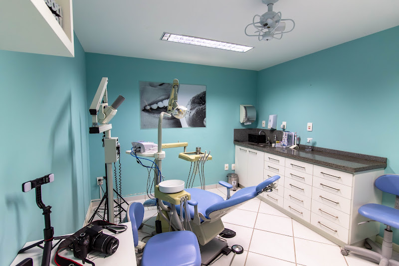 Foto 2 de Dr. Allysson Rossoni | Dentista em Campo Largo
