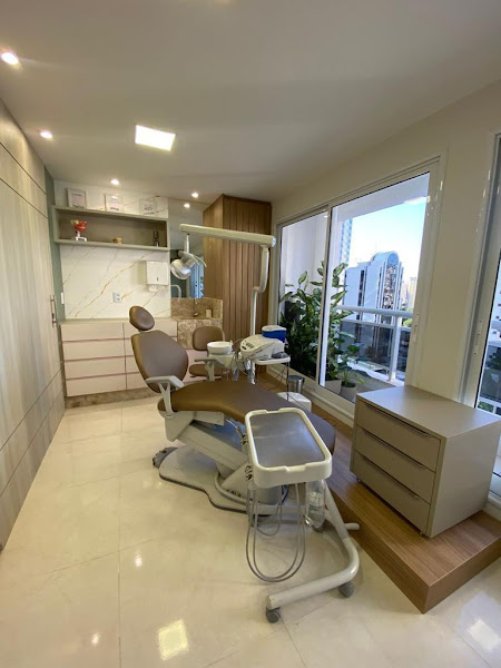 Foto 3 de Dr. Aloisio Ribeiro / Implantes dentarios /Prótese dentaria / Reabilitação oral