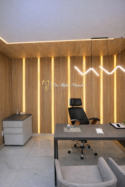 Foto 2 de Dr Alvaro Marcelo odontologia estética
