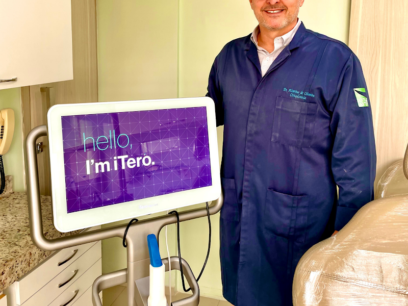 Foto de Dr. Alzerino de Oliveira - Dentista em Fortaleza