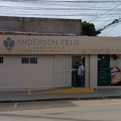 Foto 2 de Dr. Anderson Félix - Implantes Dentários