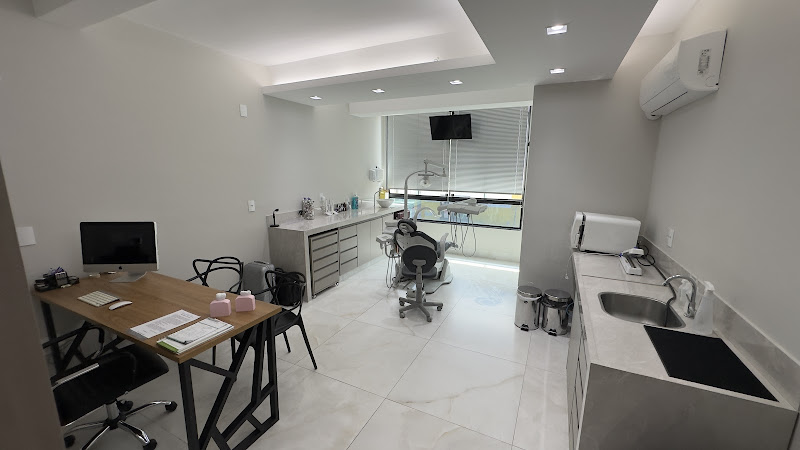 Foto 2 de Dr. Anderson Freitas Mourão | Odontologia Avançada