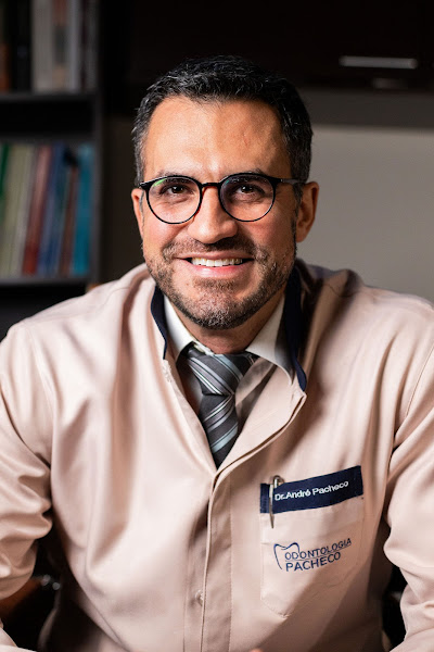 Foto 2 de Dr André Pacheco - Implantes Dentários