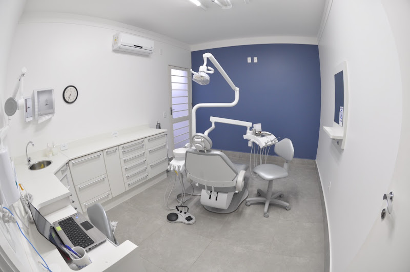 Foto 2 de Dr. André Silva - Implantodontia